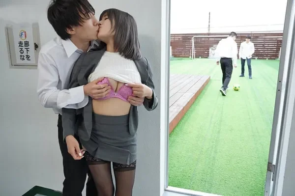 Sống chung nhà với em họ dâm đãng vú to và cái kết